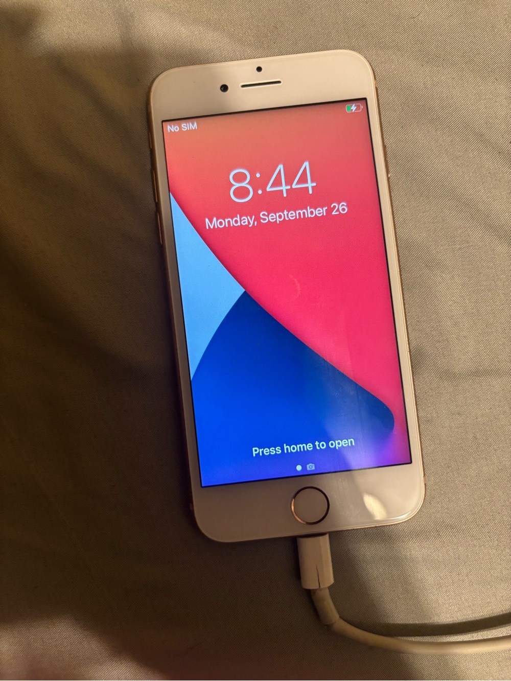 Apple iPhone SE - Rose Gold Front with White Face